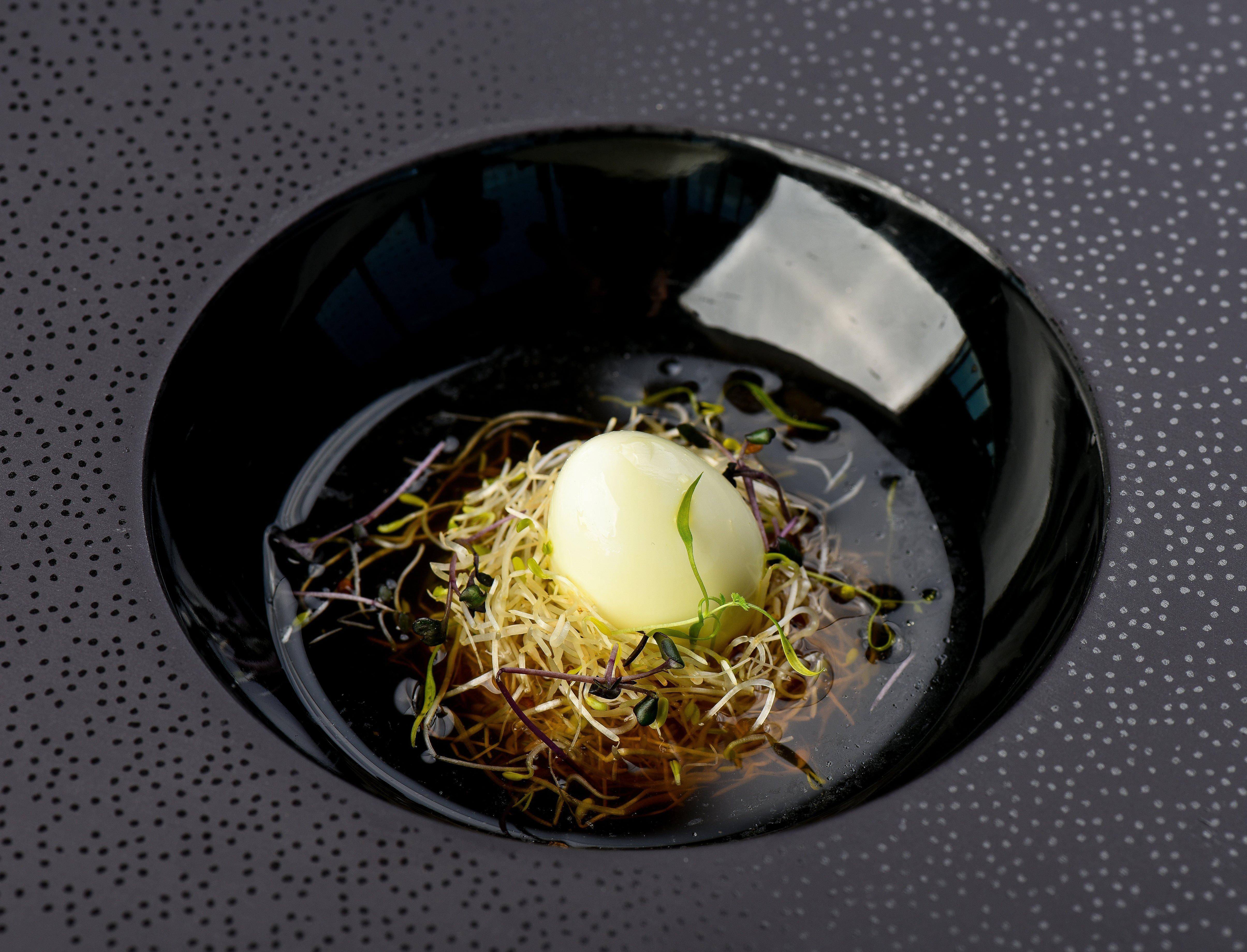 Intercontinental - Ljubljana By Ihg Hotel Exterior foto A dish of sprouted onion