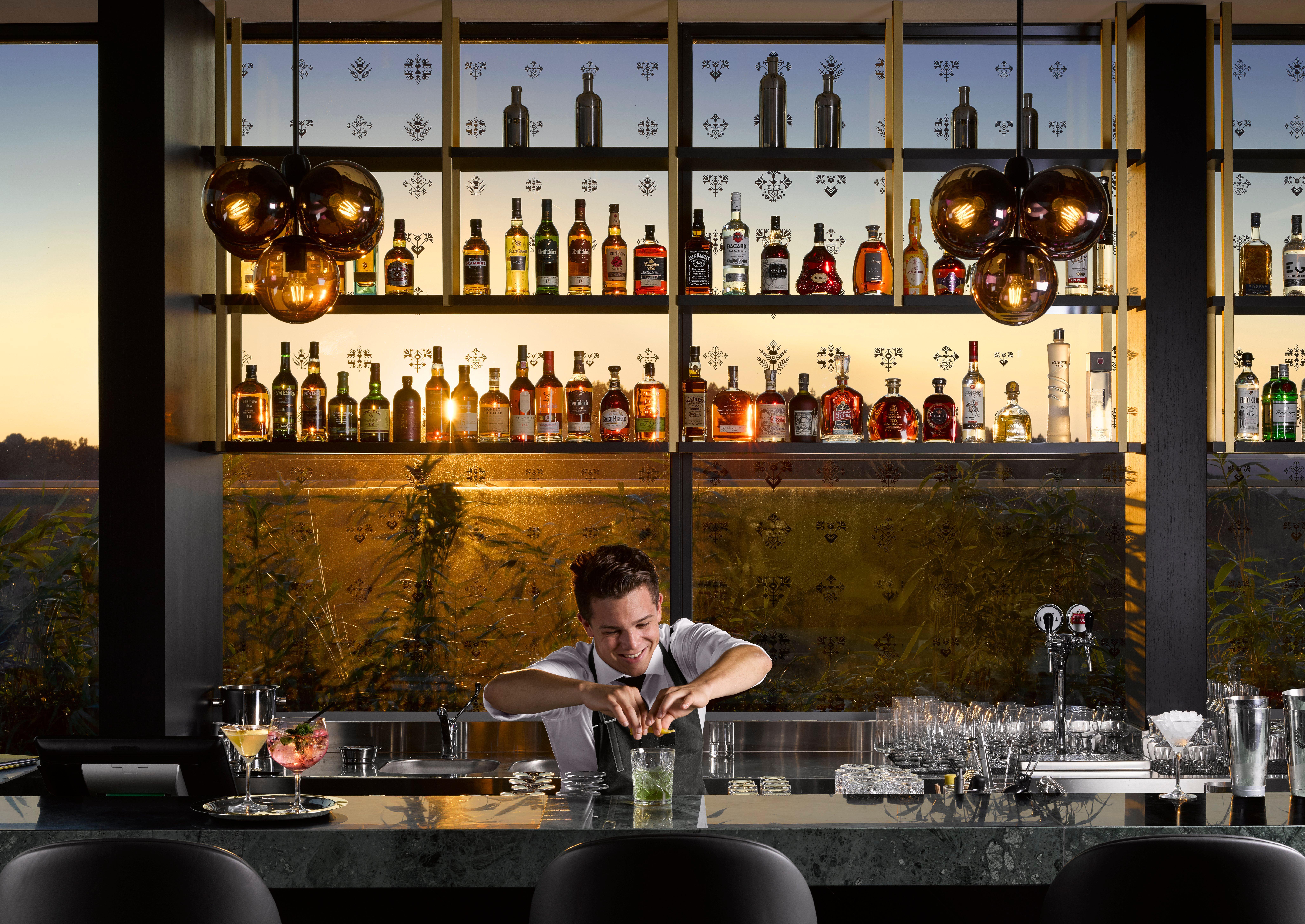 Intercontinental - Ljubljana By Ihg Hotel Exterior foto The bar at the 12th knot