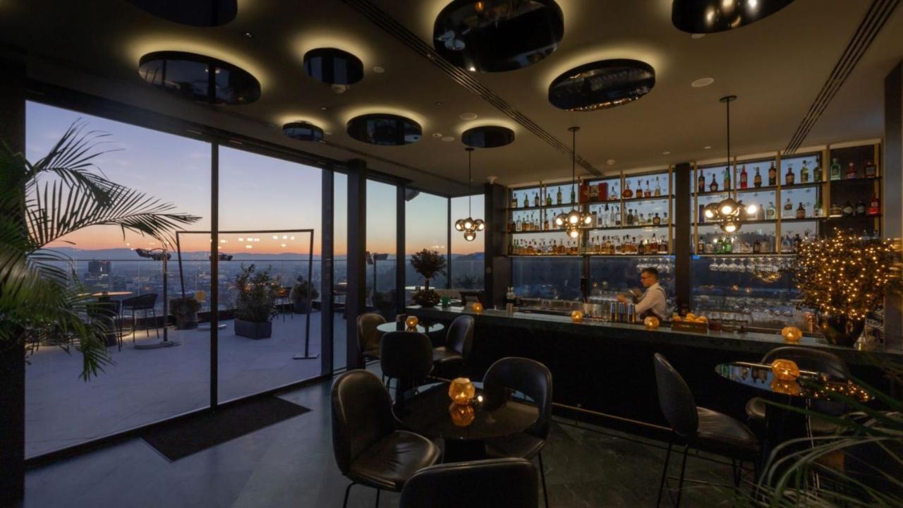 Intercontinental - Ljubljana By Ihg Hotel Exterior foto The rooftop bar